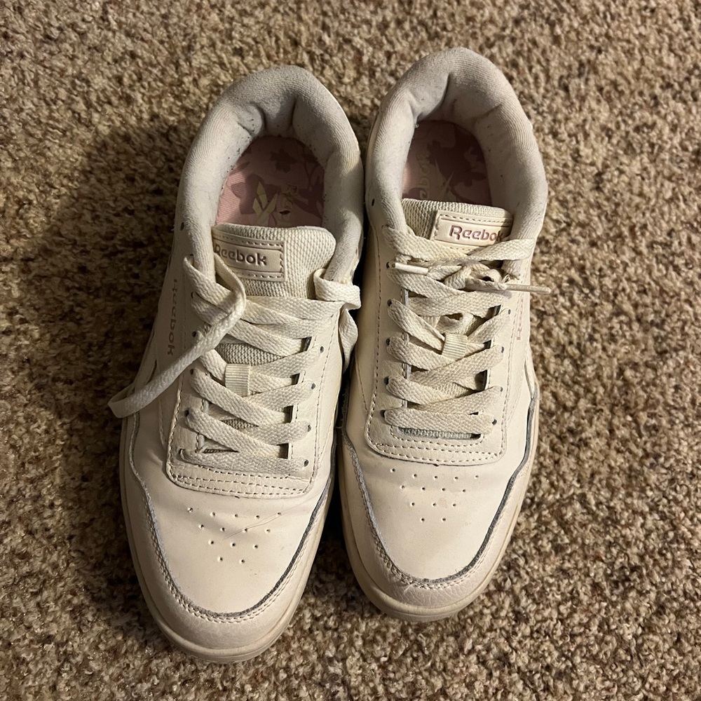 Reebok Sneakers